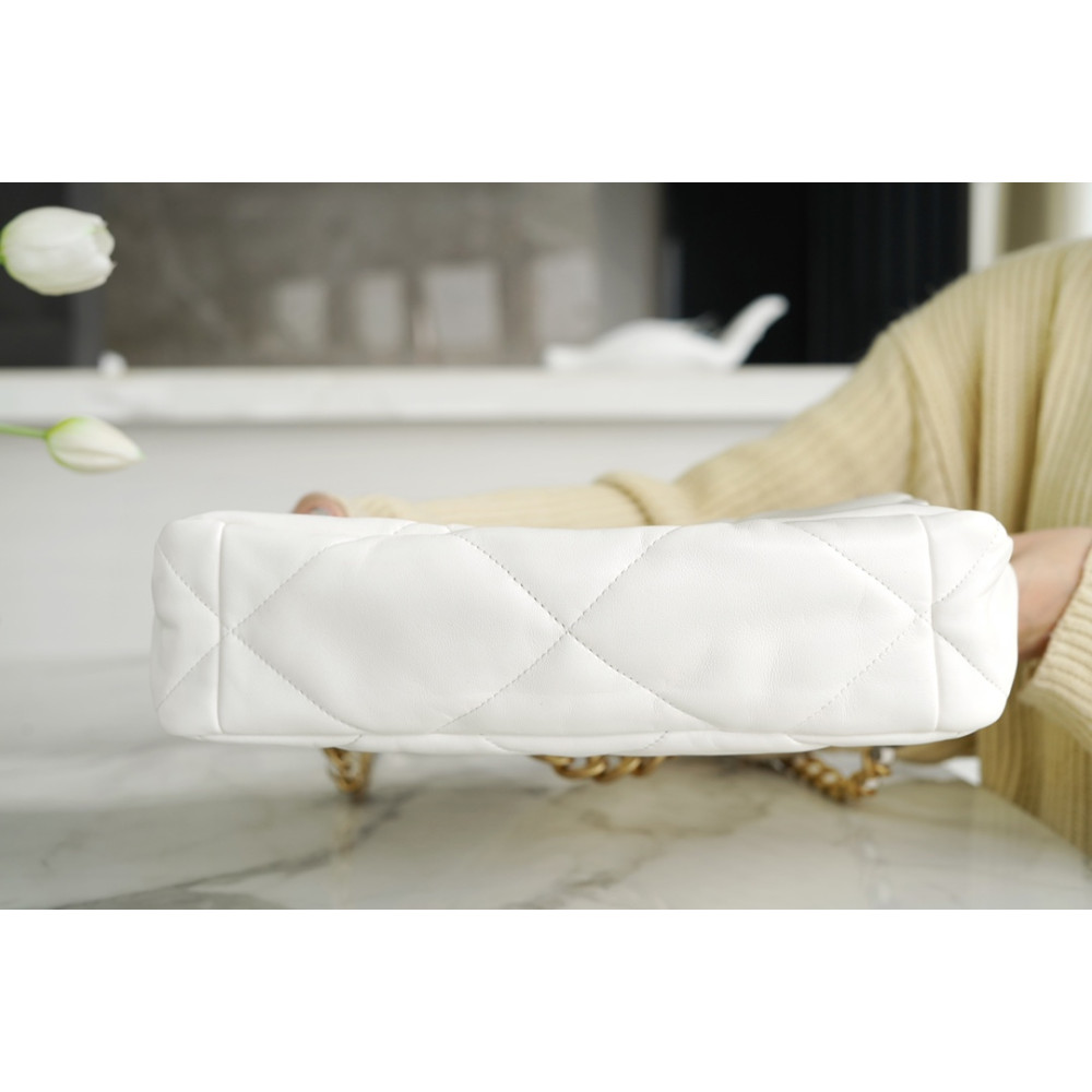 CHANEL MEDIUM 19 FLAP BAG