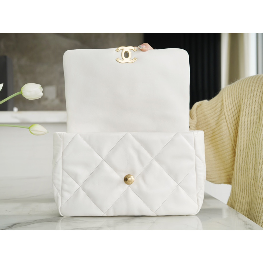CHANEL MEDIUM 19 FLAP BAG