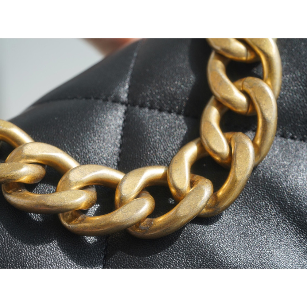 CHANEL MEDIUM 19 FLAP BAG