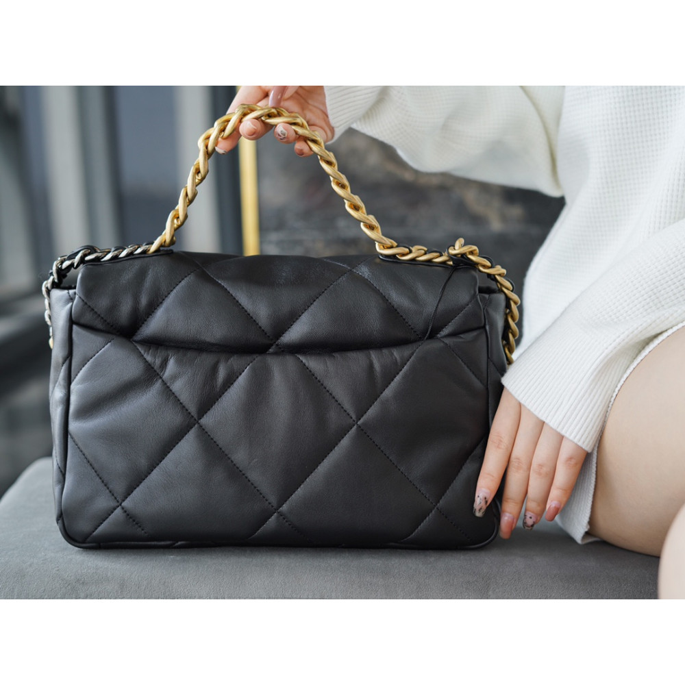 CHANEL MEDIUM 19 FLAP BAG