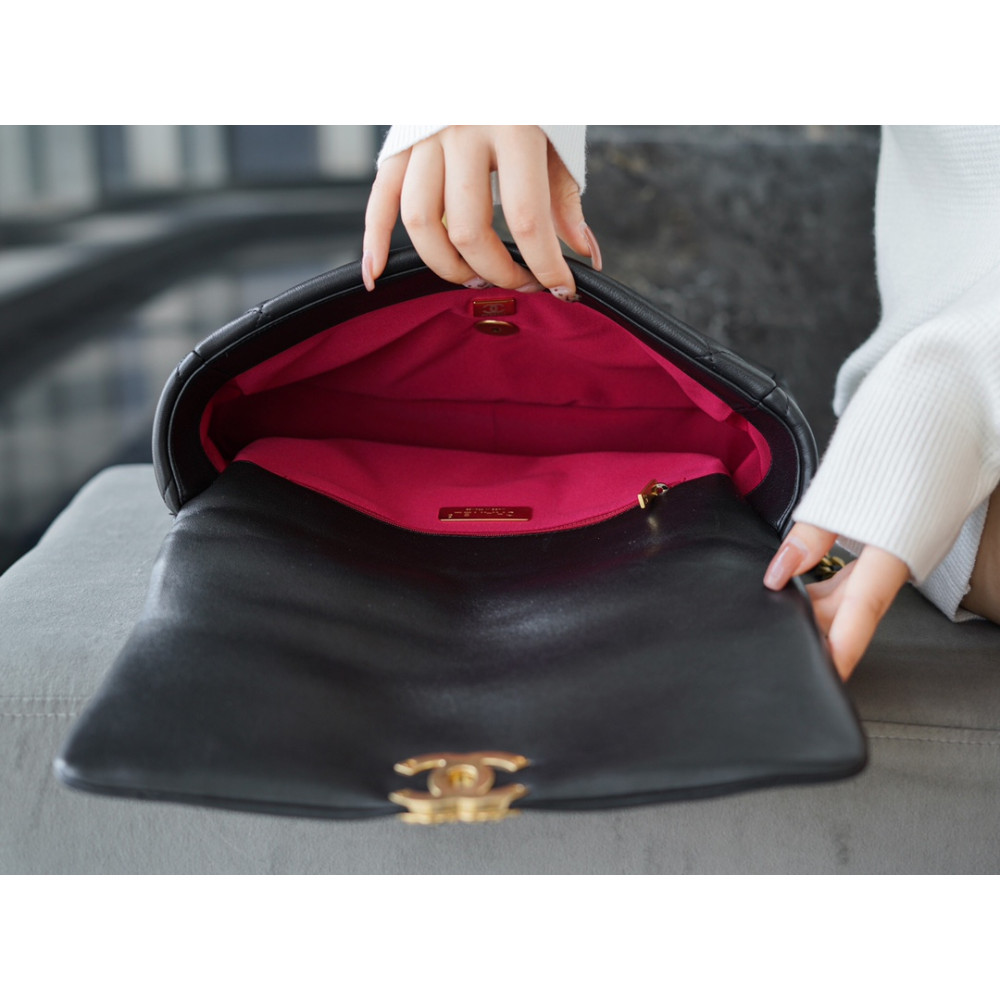 CHANEL MEDIUM 19 FLAP BAG