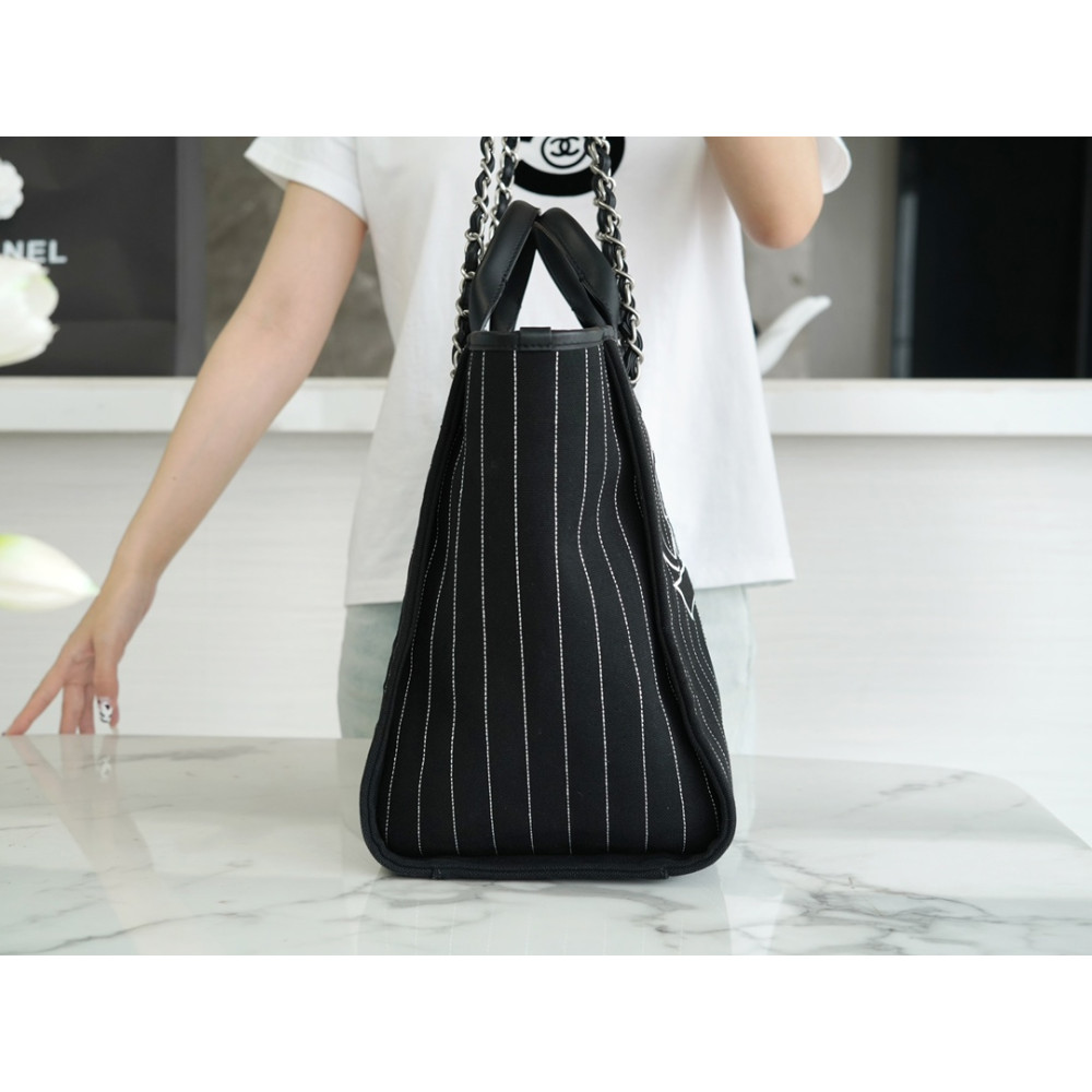 CHANEL MEDIUM DEAUVILLE TOTE BAG CHANEL MEDIUM DEAUVILLE TOTE BAG