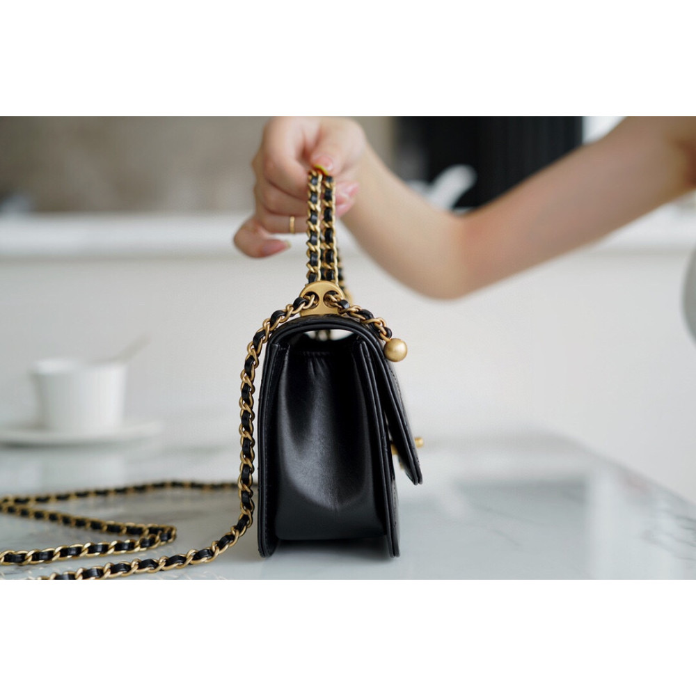 CHANEL MINI PERFECT FIT FLAP BAG CHANEL MINI PERFECT FIT FLAP BAG