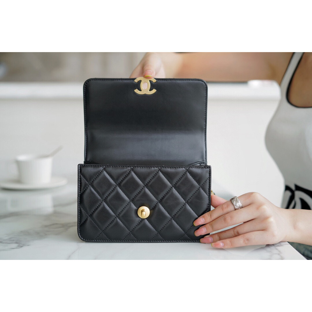 CHANEL MINI PERFECT FIT FLAP BAG CHANEL MINI PERFECT FIT FLAP BAG
