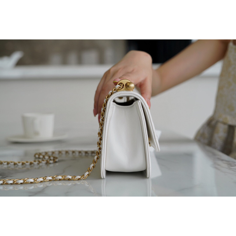 CHANEL MINI PERFECT FIT FLAP BAG CHANEL MINI PERFECT FIT FLAP BAG