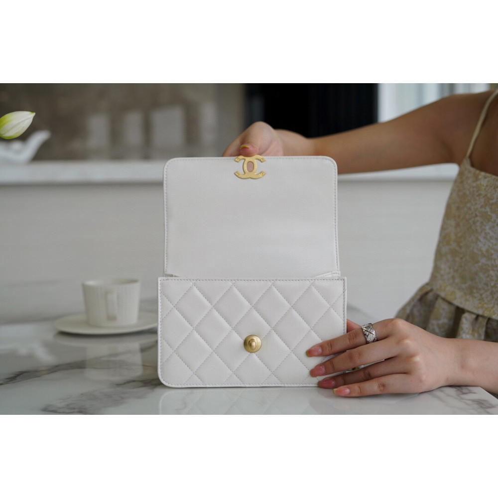 CHANEL MINI PERFECT FIT FLAP BAG CHANEL MINI PERFECT FIT FLAP BAG