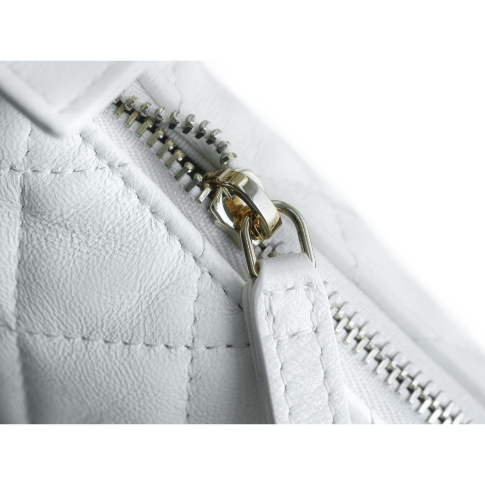 CHANEL AROUND POUCH HOBO BAG CHANEL AROUND POUCH HOBO BAG