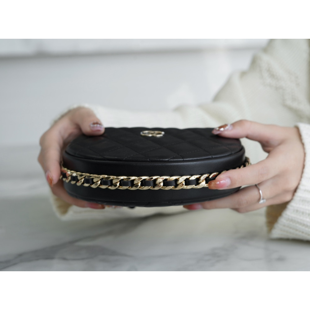 CHANEL AROUND POUCH HOBO BAG CHANEL AROUND POUCH HOBO BAG