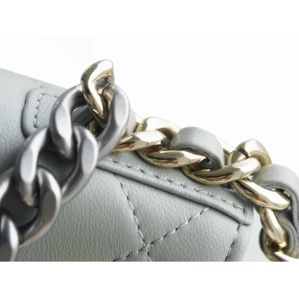 CHANEL 19 WALLET ON CHAIN