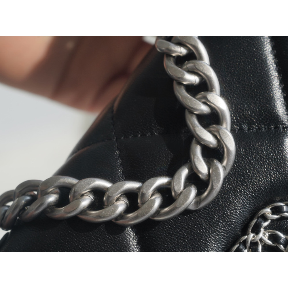 CHANEL 19 WALLET ON CHAIN