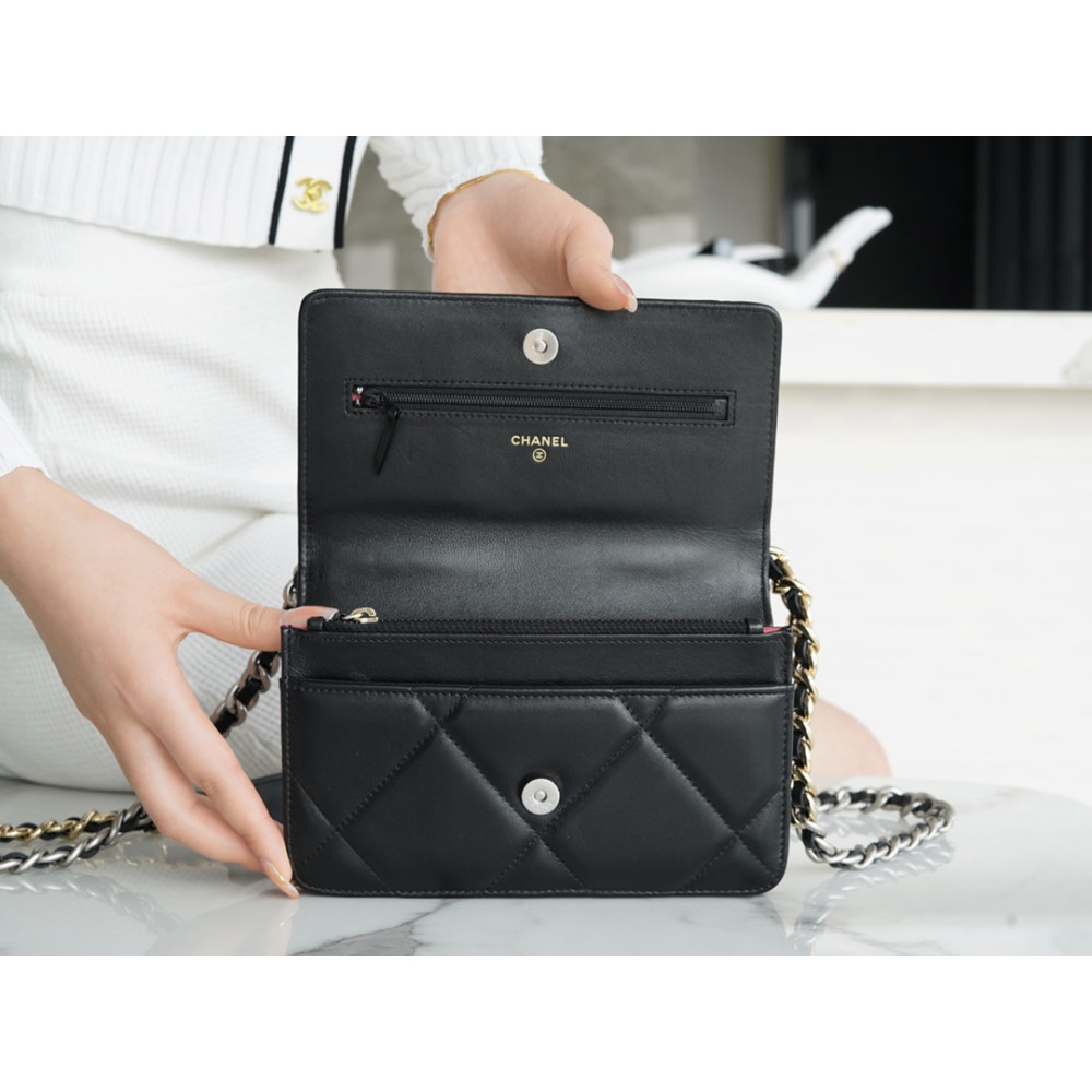 CHANEL 19 WALLET ON CHAIN
