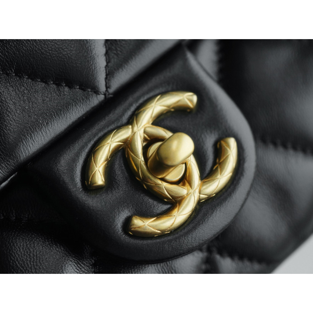 CHANEL  CRUSH SMALL FLAP BAG