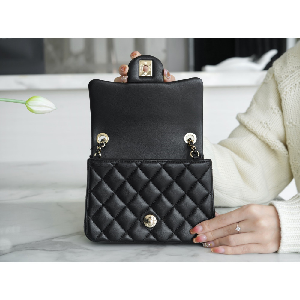CHANEL PEARL CRUSH MINI FLAP BAG CHANEL PEARL CRUSH MINI FLAP BAG