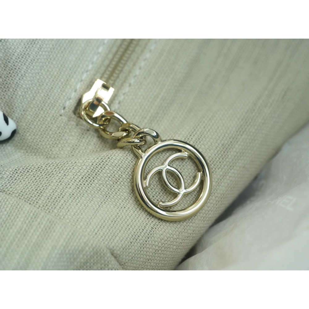 CHANEL MEDIUM DEAUVILLE TOTE BAG