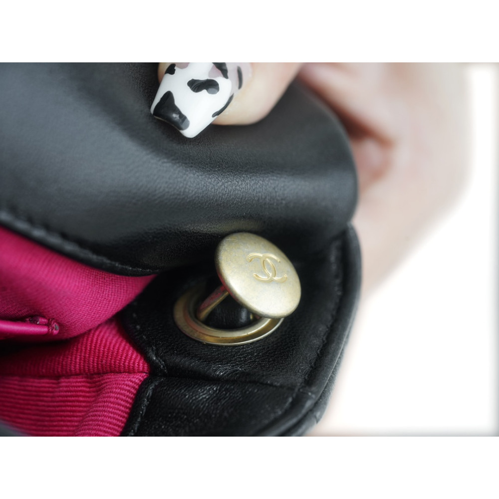 CHANEL MINI HEART SQUARE FLAP BAG CHANEL MINI HEART SQUARE FLAP BAG