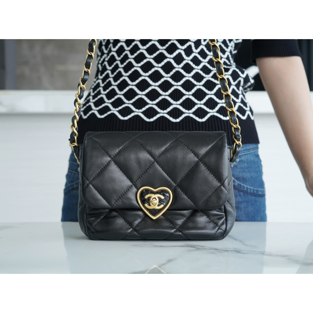 CHANEL MINI HEART SQUARE FLAP BAG CHANEL MINI HEART SQUARE FLAP BAG