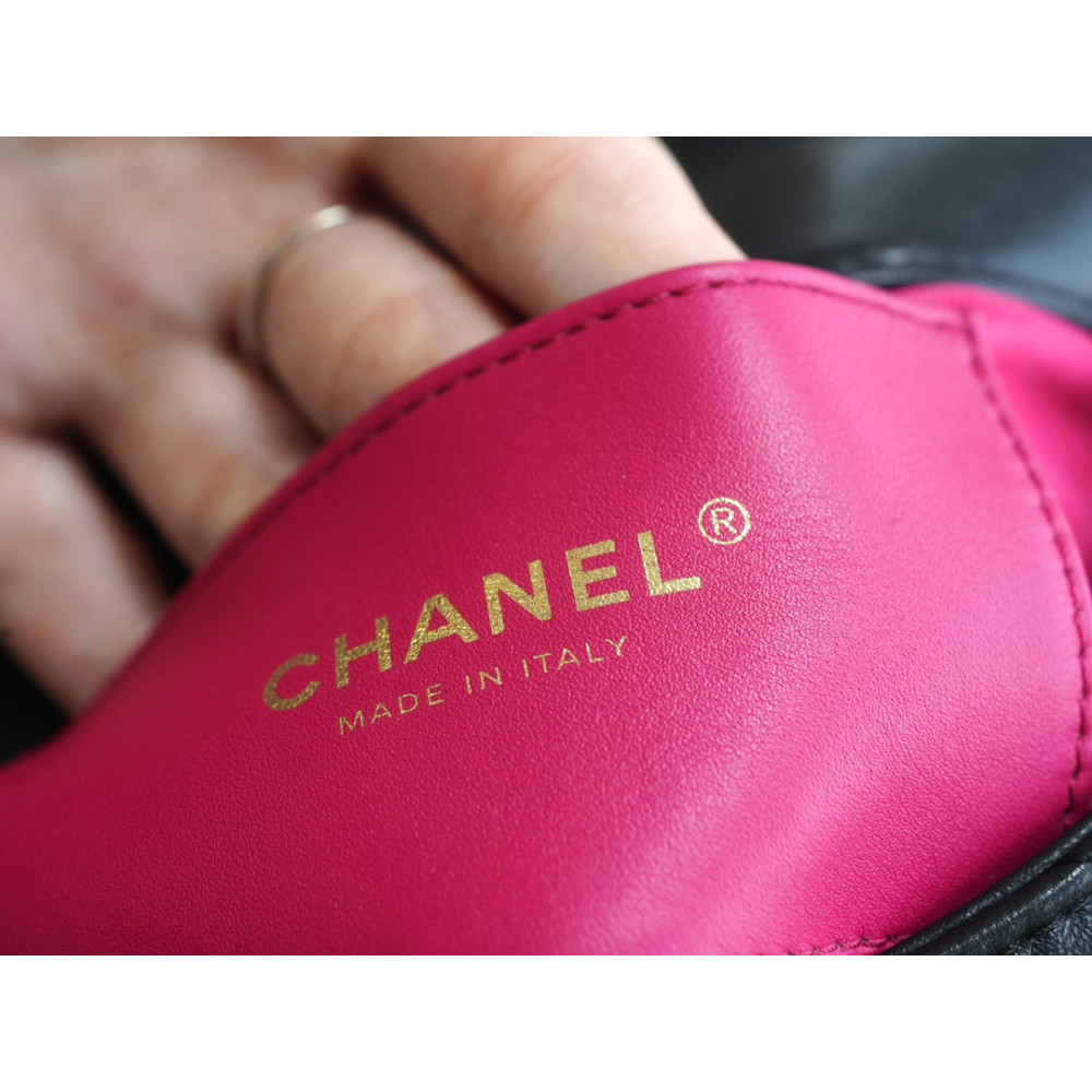 CHANEL MINI HEART SQUARE FLAP BAG CHANEL MINI HEART SQUARE FLAP BAG