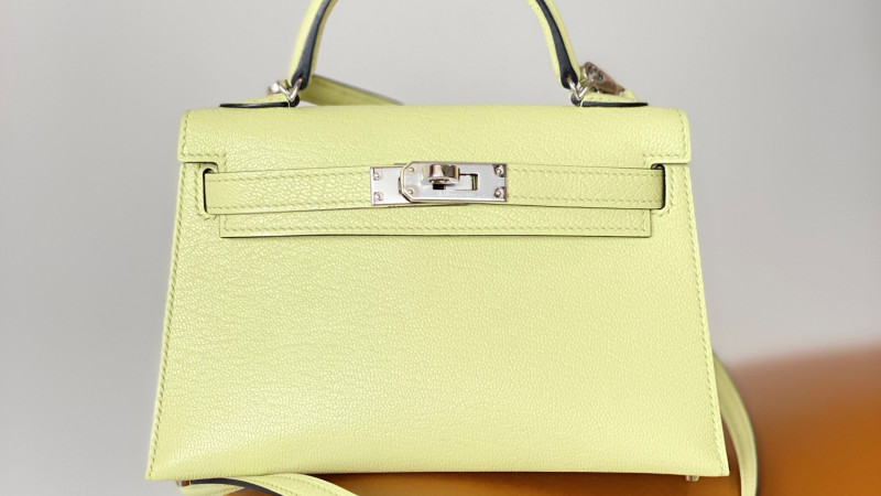 MINI KELLY SELLIER 19 JAUNE BOURGEON CHEVRE H071302CK55 Details 2