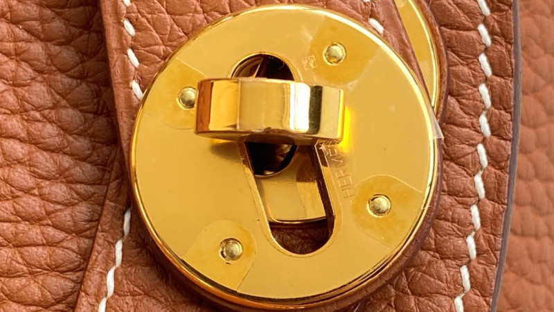 LINDY 30 GOLD TC H073426CC37 Details 2