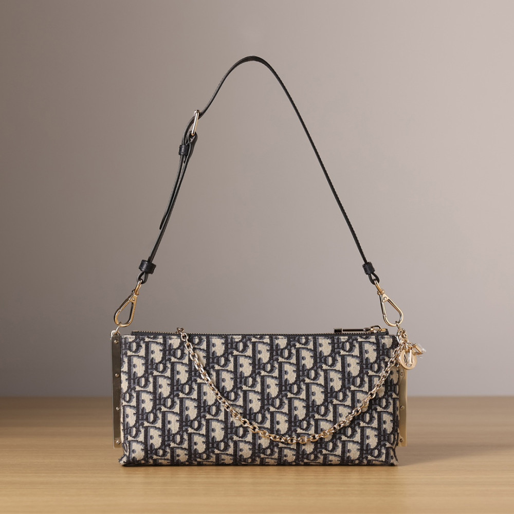 DIOR CLUB BAG