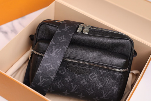 Outdoor Messenger M30233